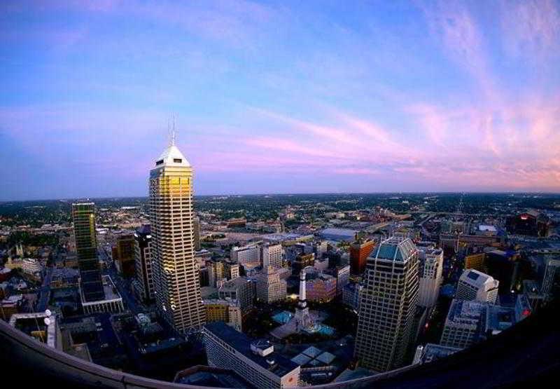 Courtyard Indianapolis Downtown Hotel Servis gambar